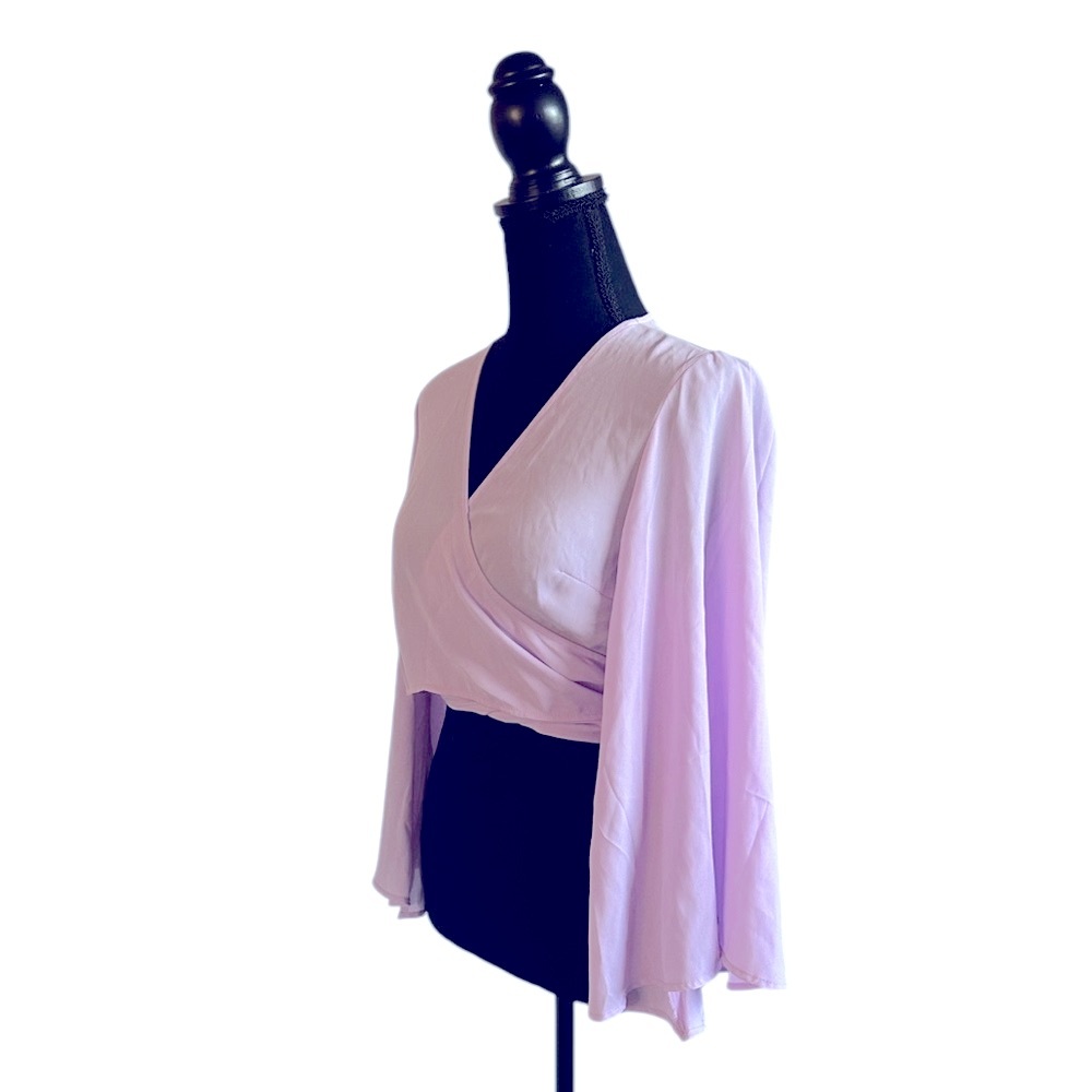 5/25$ β¨ Lilac Wrap Top π - Picture 2 of 5